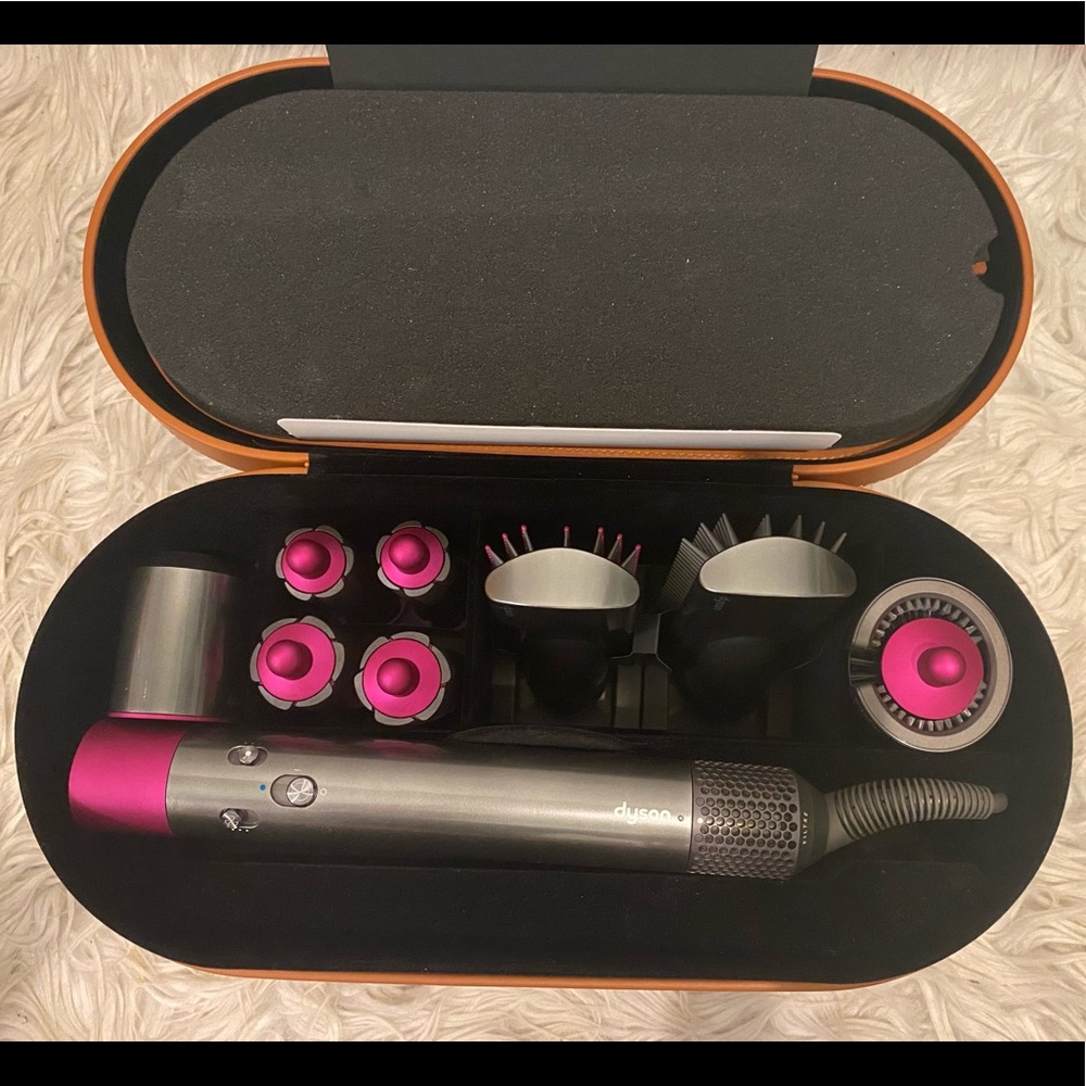 Dyson Airwrap Complete with Travel Pouch!